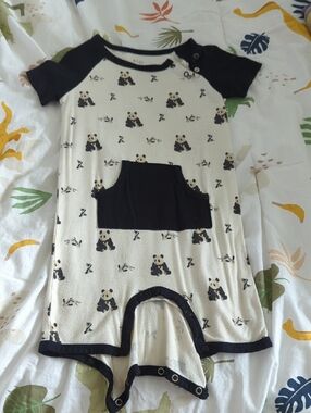 Kyte Baby - Panda Print Short Sleeve Romper in Cream and Black